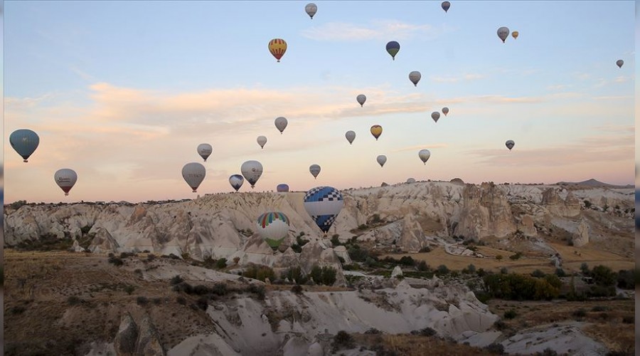 Kapadokya'ya turist akt�