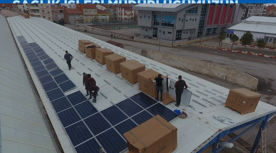 Kapalı pazaryerini güneş enerji santraline çevirdiler