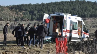 Karısını ve kayınpederini vurup kaçtı, başından vurulmuş halde bulundu
