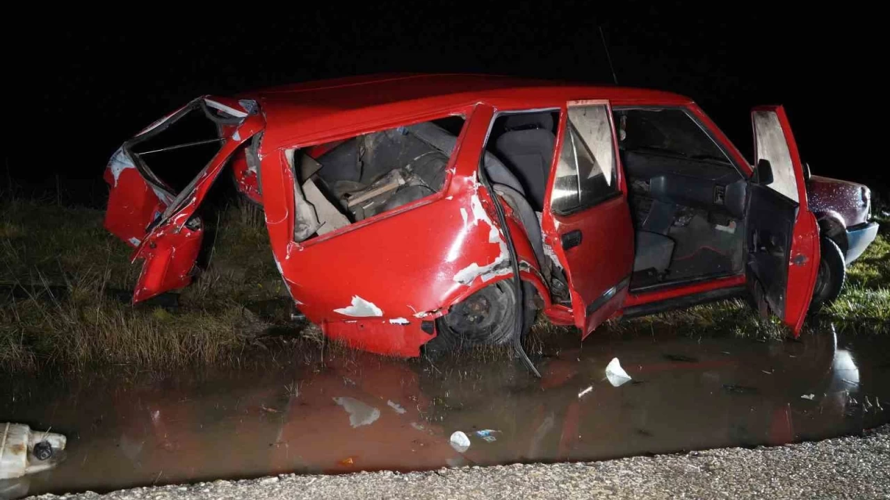 Kastamonu'da feci kaza: 1 �l�, 1'i a��r 2 yaral�