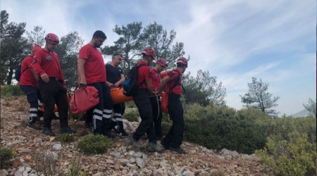 Kayalık alana düşen Rus turist kurtarıldı