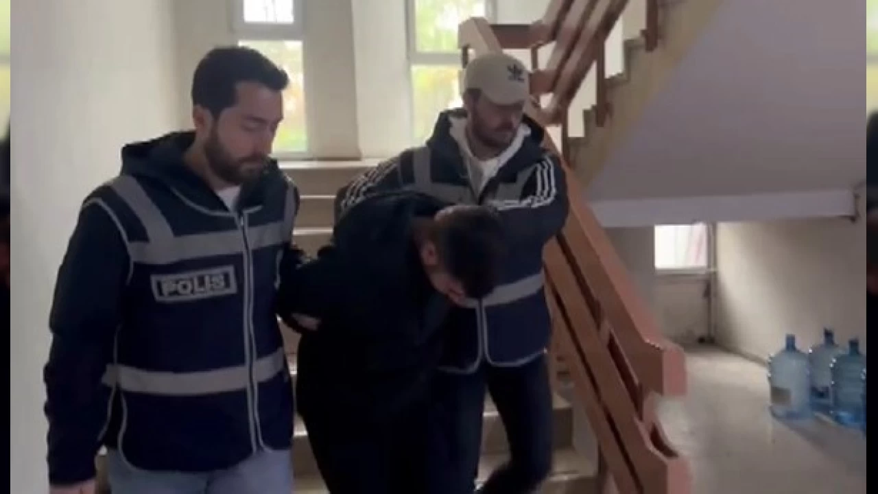 Kendisine ters bakan ki�inin kafas�na s�kan zanl� adliyede