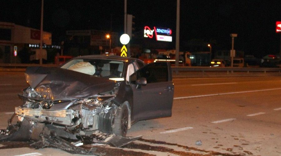 K�rm�z� ���kta ge�ti, kaza yapt�ktan sonra kay�plara kar��t�