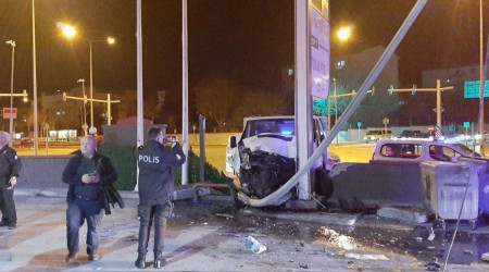 Kontrolden çıkan araç benzinliğe daldı