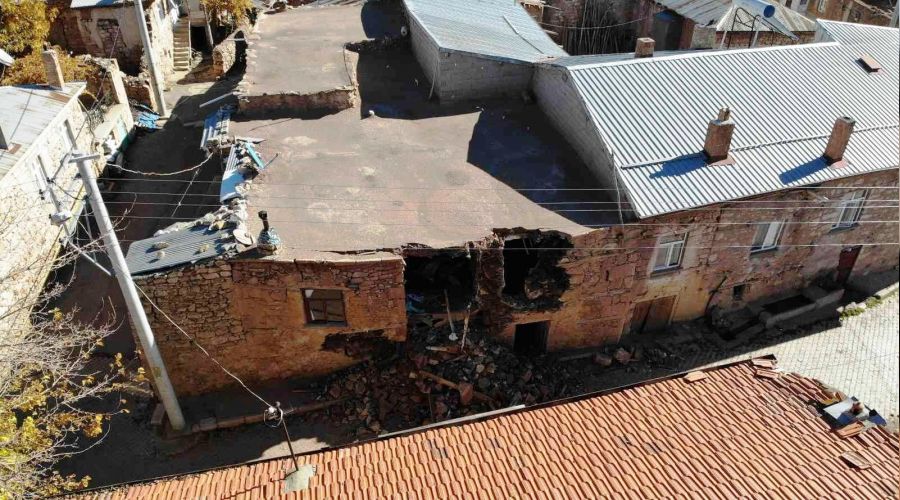 Konya'da 2 bina ykld, 53 binada hasar olutu