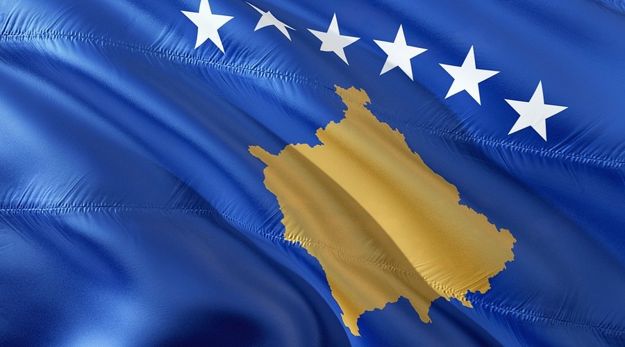 Kosovalı çocuklara tekerlekli sandalye yardımı