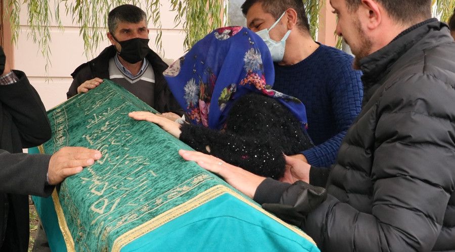 Kovid-19 tedavisinin ardından kalp krizi geçiren 11 yaşındaki çocuk öldü