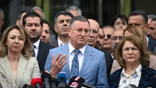 Lütfü Savaş'tan YSK önünde açıklama