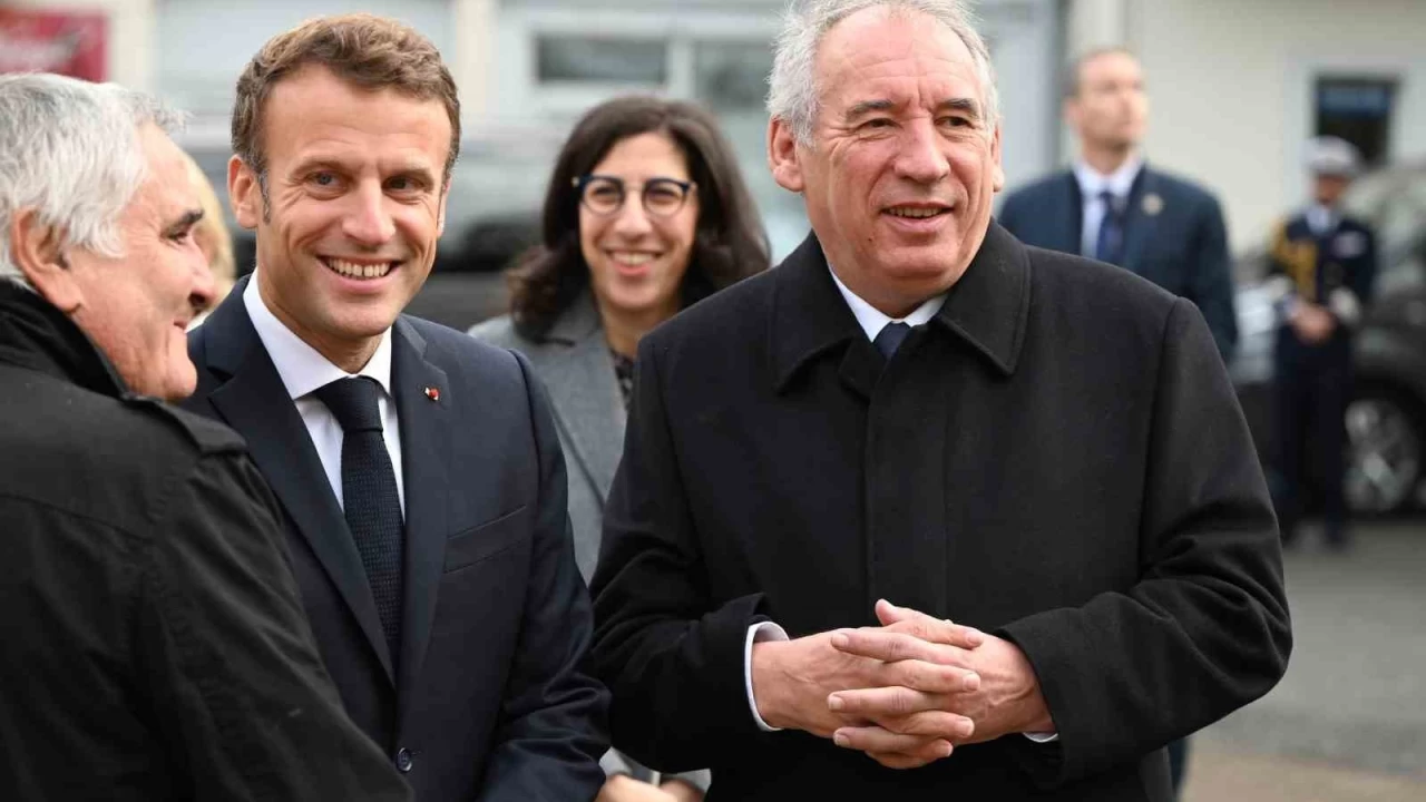 Macron, Franois Bayrou'yu babakan olarak atad