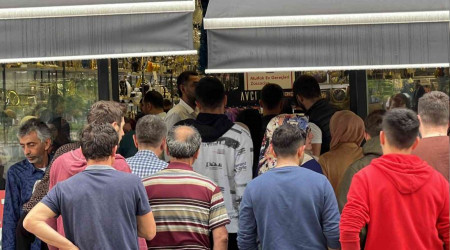 Mağazada indirim izdiham oluşturdu
