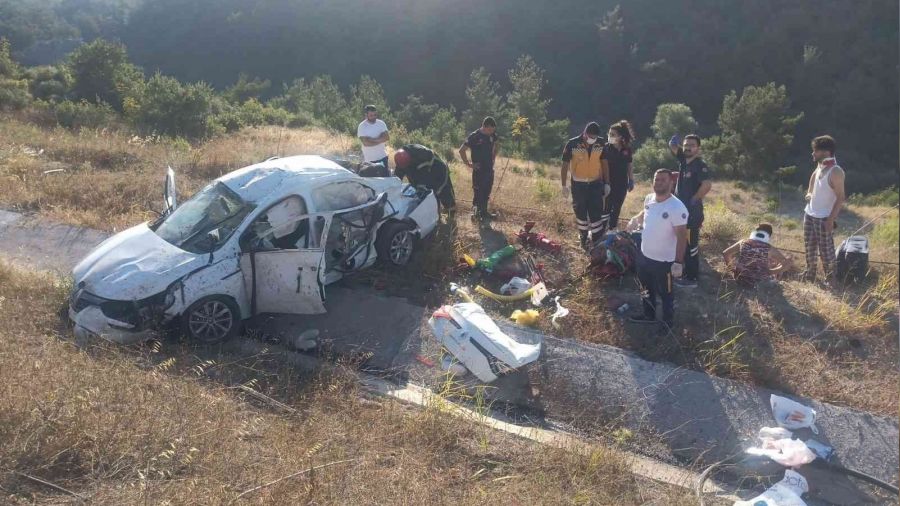 Manisa'da trafik kazas: 3' ar 5 yaral