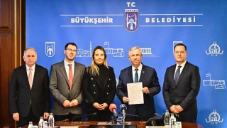 Mansur Yava, Yerel Ynetim effaflk Taahhtnamesini imzalayan ilk aday oldu
