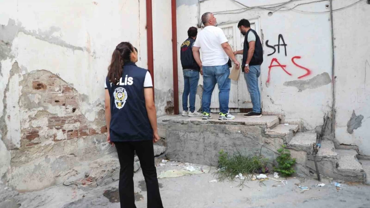 Mersin'de aranan 79 �ah�s yakaland�