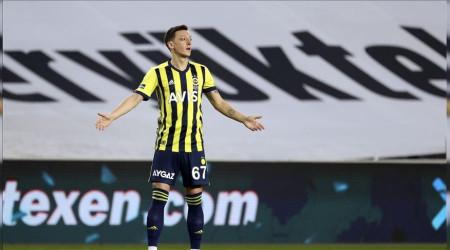 Mesut'un menajerinden ilginç açıklama: İsterse takımla çalışabilir