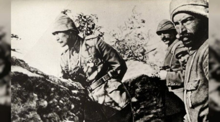 Miralay Mustafa Kemal Paşa Conkbayırı'nda İtilaf Devletleri'ni mağlup etti