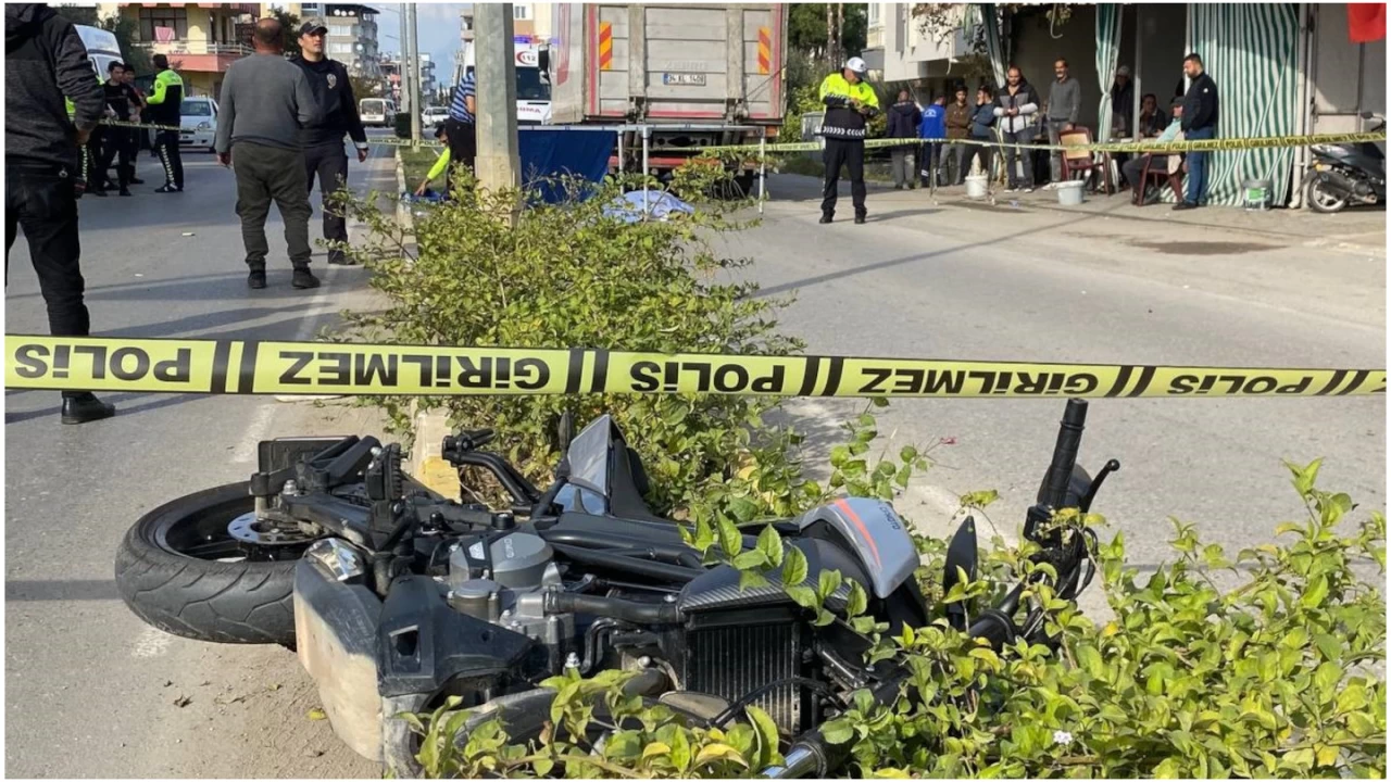 Motosikletleri ile gezmeye ��kan gencin feci sonu: 1 �l�, 1 yaral�