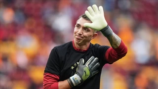 Muslera, stanbul'dan ayrld