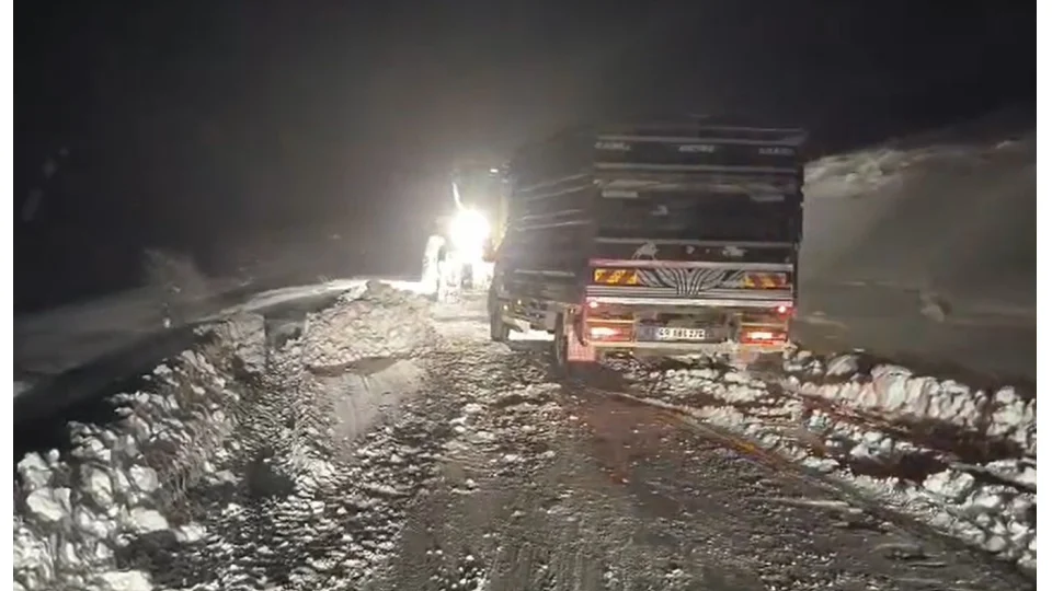 Mu�'ta yo�un kar: 145 k�y yolu ula��ma kapand�