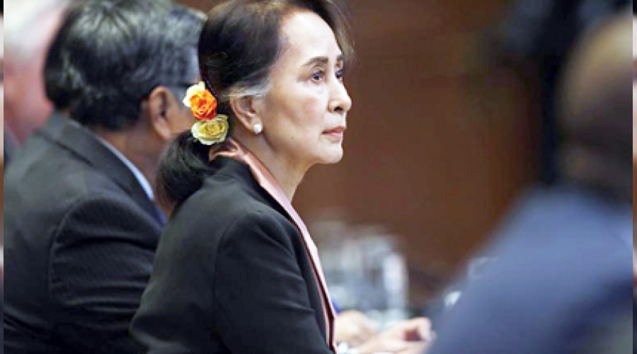 Myanmar lideri Suu Kyi Adalet Divanı'nda
