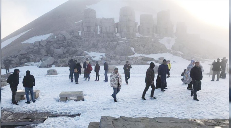 Nemrut'a ziyareti akn sryor