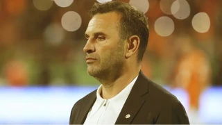 Okan Buruk Galatasaray'dan ayr�l�yor