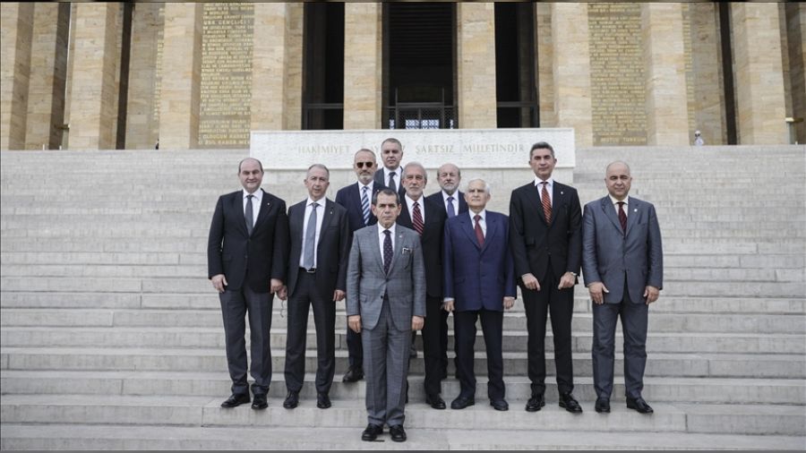 Özbek, Ata'nın huzuruna çıktı