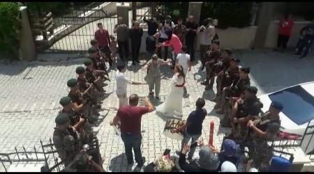 Özel harekat polislerinden şehit kızına vefa