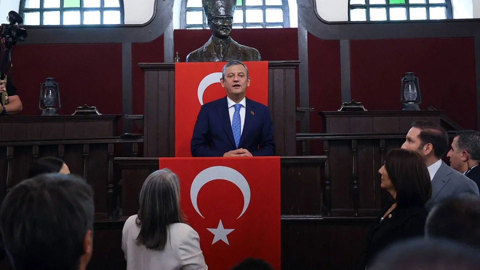 Özgür Özel Genel Başkan seçildi