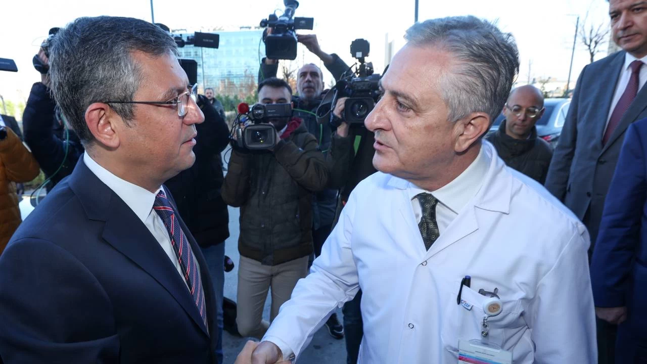 Özgür Özel'den Meclis'te kalp krizi geçiren Bitmez'e ziyaret: Hayati risk devam ediyor