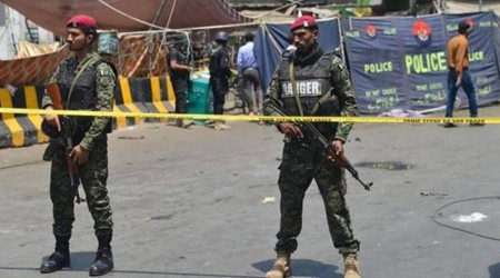 Pakistan'da bombalı saldırı: 5 sivil hayatını kaybetti