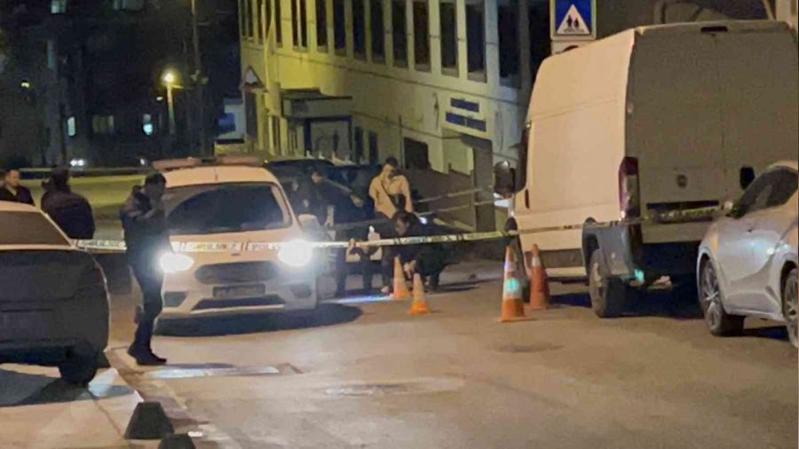 Polise silah �ekince baca��ndan vuruldu
