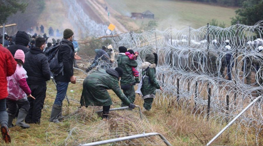 Polonya, Belarus s�n�r�na duvar �recek