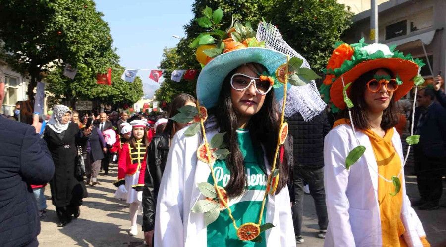 Portakal �i�e�i Karnaval co�kusu Kozan'� da sard�