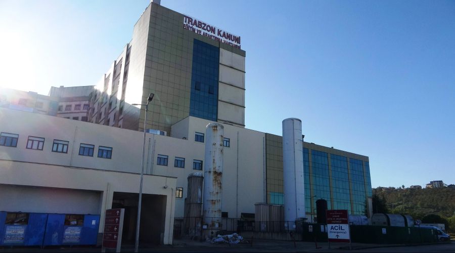 Randevusuz hasta doktora sald�rd�