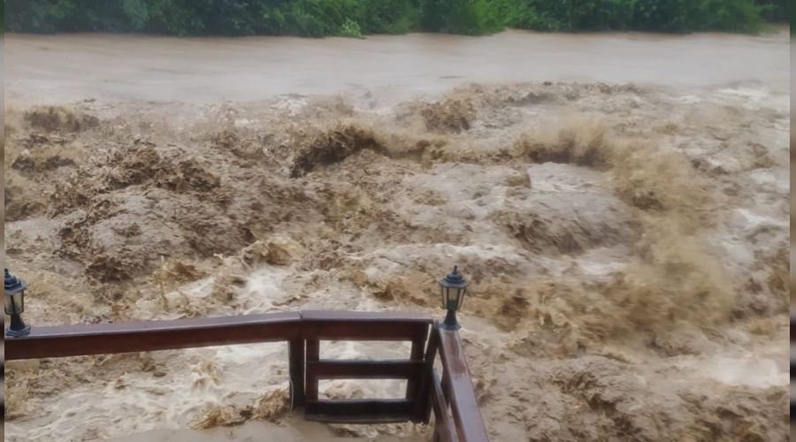 Rize'de iddetli saanak ya etkili oldu