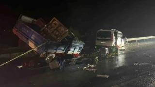 Sakarya'daki kazada 2 ki�i �ld�, 3 ki�i yaraland�