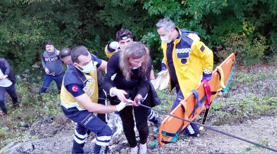 Samsun'da yolcu otobs dereye utu: 2 l, 14 yaral