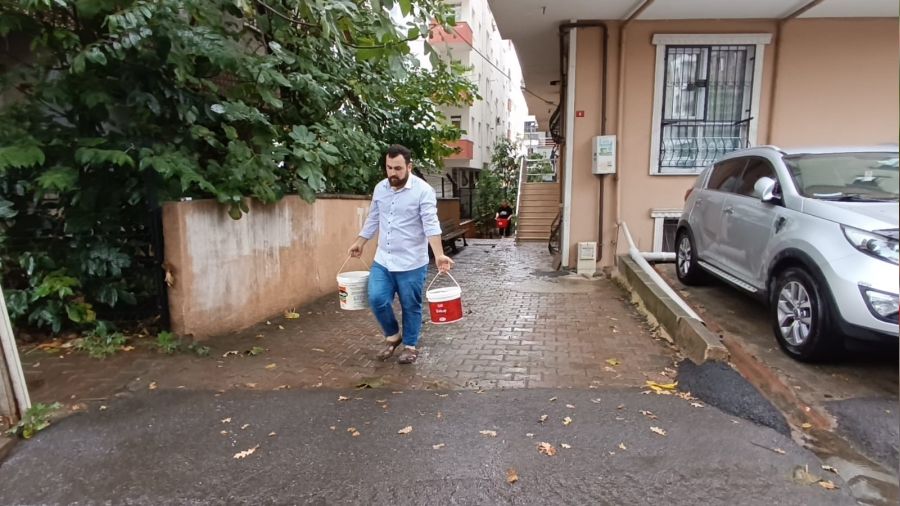 Sancaktepe'de r�gar ta�t�, 4 daireyi su bast�