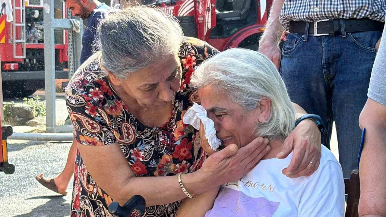 Sar�yer'de gecekondu alev alev yand�