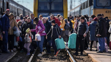 Savaş maskeleri düşürdü