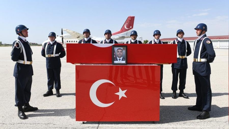 Şehit askerin naaşı memleketine uğurlandı