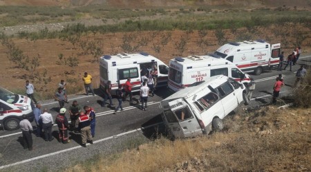 Siirt’te yolcu minibüsü devrildi: 10 yaralı