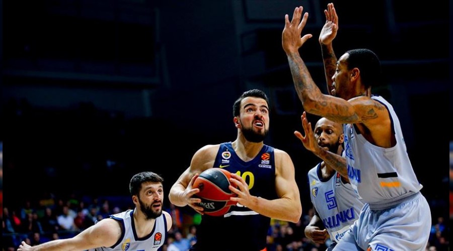 Sıra Khimki galibiyetinde