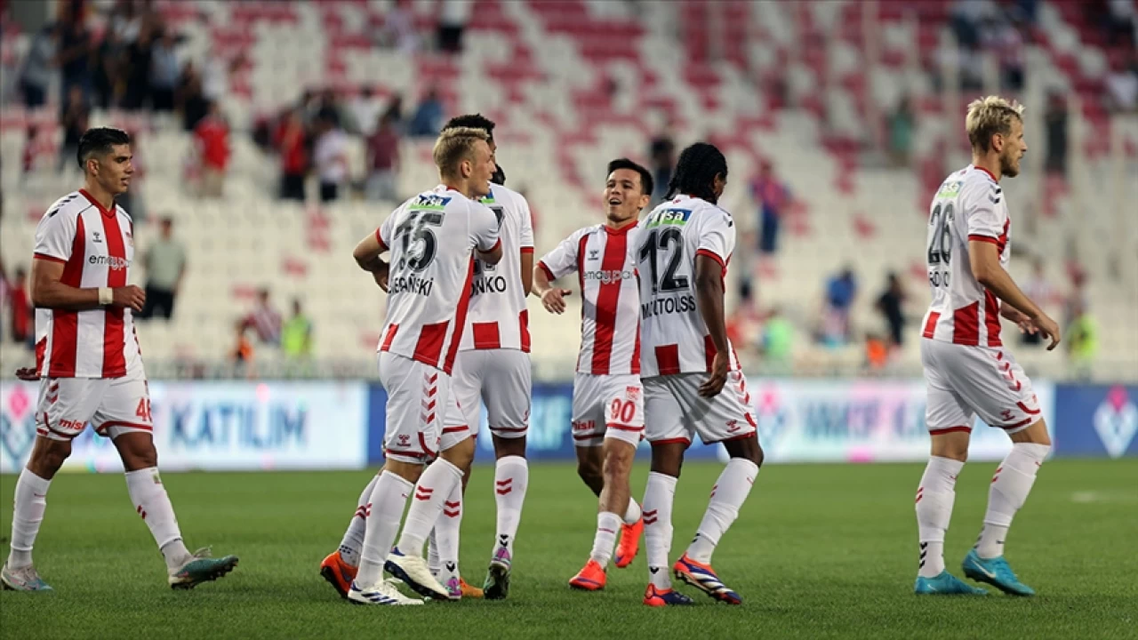 Sivasspor'a a��r misafir