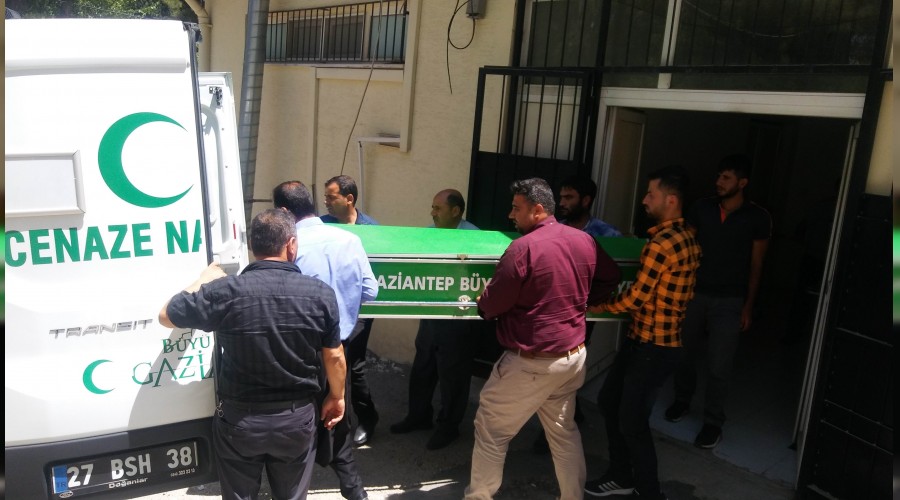 Soluk borusuna mama ka�an bebek kurtar�lamad�