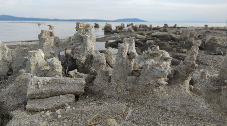 Suların çekilmesi, Van Gölü'nün 'peribacalarına' zarar vermeyecek