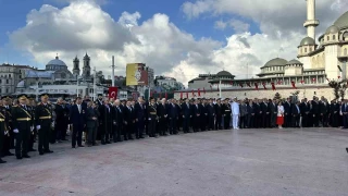 Taksim Meydanı'nda 30 Ağustos Zafer Bayramı töreni