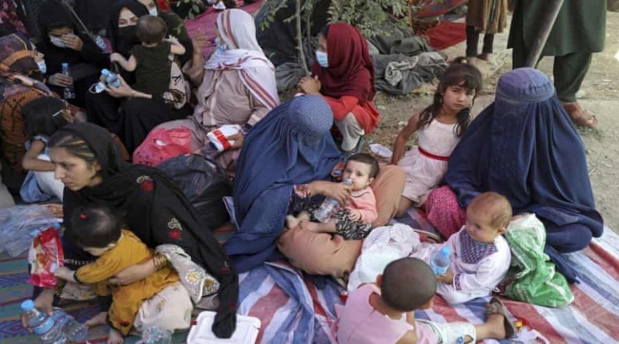 Taliban saldırıyor, halk Kabil'e kaçıyor