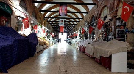 Tarihi çarşı esnafı kepenk kapattı