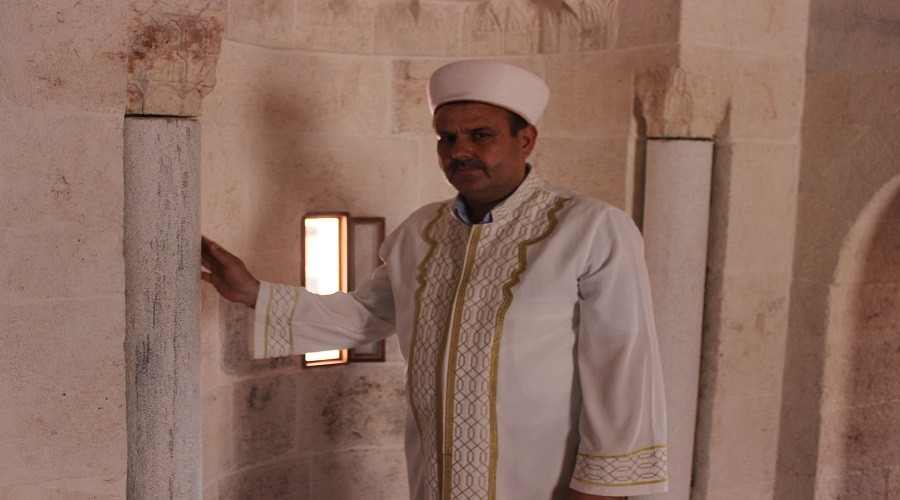 Tarihi Mahremiye Camii’nin asırlardır dönen sütunları